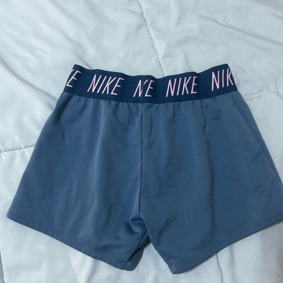 nike pro - Picture 2 of 3